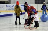 20180128173643_IMG_8800: Foto: Gripeni přivítali nové dětičky v rámci akce Týden hokeje v Čáslavi