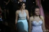 20180203095335_IMG_0698: Foto: Na plese ve Starých lázních převzali maturitní šerpy studenti kolínské Podnikatelky