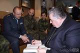 20180209135651_10: Na čáslavské základně přivítali generála Bečváře s kardinálem Dukou