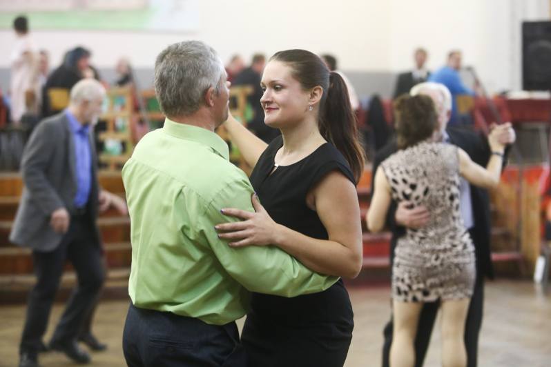 Foto: Na Zahrádkářském plese v Křinci se tančilo v rytmu country
