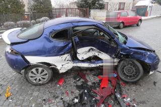 Osmnáctiletý řidič nebyl připoutaný, po nehodě utrpěl lehká zranění
