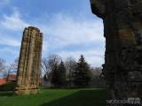 20180419073328_DSCN3705: Pilíř gotické baziliky v Klášterní Skalici je monumentální!