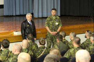Záložníky na letecké základně v Čáslavi přijel pozdravit velitel vzdušných sil
