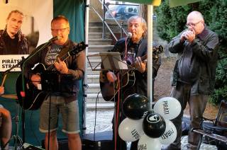 Foto: Kutnohorští Piráti podpořili útulek koncertem tří kapel