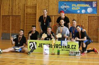 Osmnáct týmů z celé ČR bojovalo o vítězství ve florbalovém turnaje „Jarda Cup“