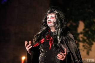 Na nádvoří Vlašského dvora rozehrají horrorový příběh „Drakula“