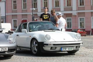 Foto: Příznivci značky Porsche se sešli na náměstí Jana Žižky v Čáslavi