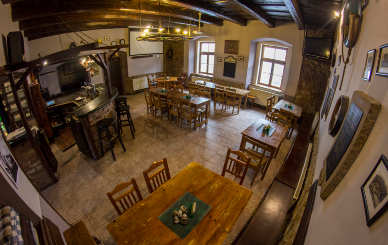Nabídka brigády: Restaurace V Kotoru Kutná Hora nabízí brigádu na pozici servírka 