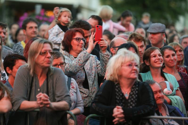 Foto: Kolínské náměstí v neděli tleskalo koncertu Michala Hrůzy