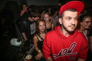 Foto: Sál MSD zaplněný mladým publikem přivedl v sobotu do varu rapper Kali