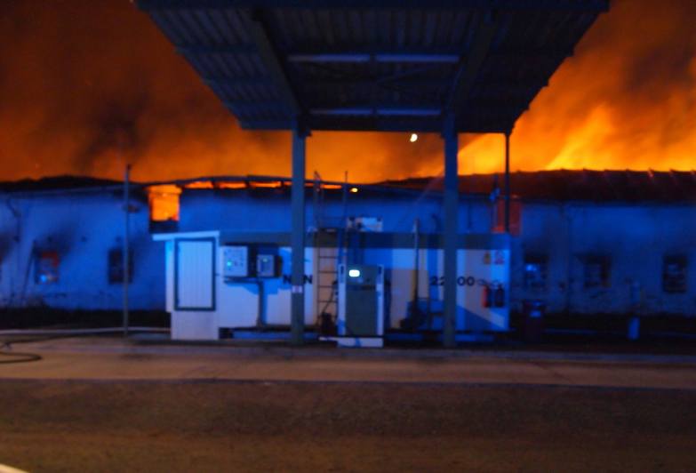 Foto: Požár skladu ve Svaté Kateřině způsobil škodu za 2,5 milionu korun