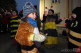 20181130183742_5G6H0363: Foto: V Křeseticích v pátek rozsvítili vánoční strom, zazpívaly děti ze školy