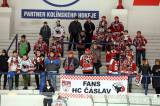 20181209150733_5G6H6130: O druhé adventní neděli si hokejisté Čáslavi dali k obědu „Žabáky“