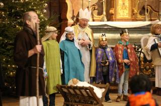 Foto: Vánoční výstavu v kostele sv. Jana Nepomuckého dokresluje představení o lidových zvycích