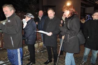 Foto: Vánoční koledy si v Dolních Bučicích zazpívali společně už potřetí