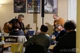 20181212235334_DSCF6393: Foto, video: V kutnohorské kavárně Blues Café zahráli Tony Ackerman a Zdeněk Jahoda