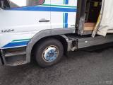 20190109074733_2-002: Foto: Hasiči u Čáslavi vyprostili zaklíněného řidiče po střetu dvou vozidel