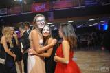20190112093511_DSC_8105_00001_00076: Foto: Maturitním plesem vykročili vstříc zkoušce dospělosti studenti kolínského gymnázia
