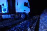20190118153009_4-004: Foto: Havárie kamionu na Kolínsku uzavřela na čtyři hodiny dálnici D11