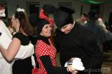 20190203014347_5G6H8373: Foto: Maskám na karnevale ve Vlkanči zahrála domácí skupina Na Plech