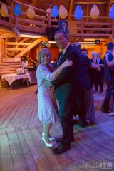 20190209121719_BaixingDesingPhoto00012: Foto: V němčickém Vigvamu se v pátek tančilo na Obecním plese