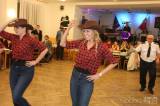 20190310001153_5G6H2667: Foto, video: Hasičky SDH Lomec zpestřily sobotní ples originálním předtančením