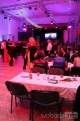 20190320120622_ts_novak116: Foto, video: Po úspěšné reprezentaci na taneční soutěži si „odskočili“ na Taneční ples