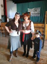 20190326201244_06: Foto: Piráti obsadili paběnickou sokolovnu, s dětmi si na karnevale pohráli a zasoutěžili