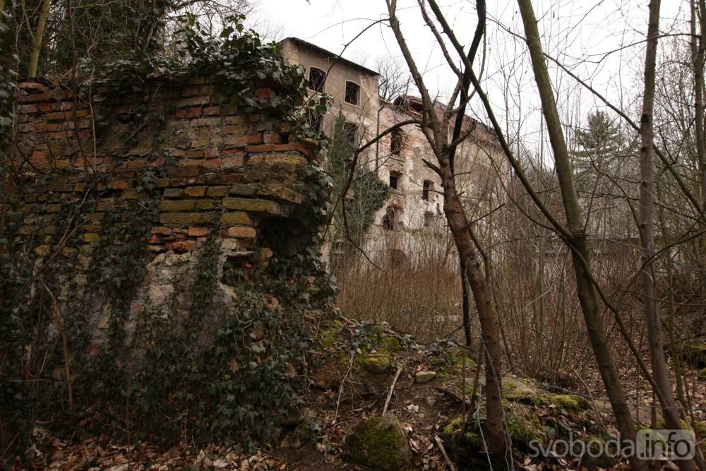 Vedle opravených památek můžete v Kutné Hoře najít také několik zdevastovaných budov