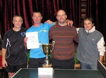 Putovní pohár v Pískové Lhotě vybojovali stolní tenisté z Velkého Oseka