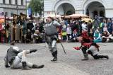 20190511172540_DSC_6604_00037: Foto: Kolín ožil historií, průvod účastníků bitvy zavítal na Karlovo náměstí