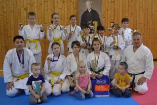 Deset medailí pro Karate Vakado - Májový pohár Milovice 2019 a čtvrtý titul „Talet turnaje“