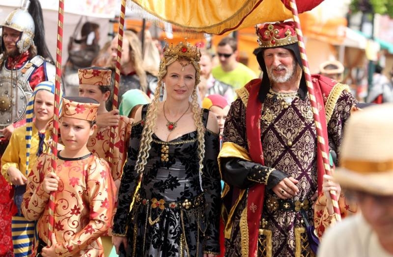Foto: Do města dorazila královská družina, začalo Stříbření Kutné Hory 2019!