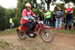 Na motokrosové trati v Okřesanči podeváté zaburácí zejména motocykly Jawa