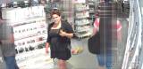 20190902211643_pol_cas60: Policisté vyšetřují krádež v obchodě s drogérií, hledají čtyři ženy z kamerového záznamu