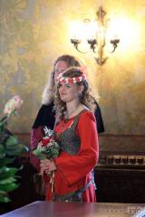 20190916132128_IMG_4638: Foto: Vlašský dvůr v Kutné Hoře hostil svatbu v rytířském stylu  