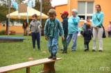 20190926215240_5G6H1972: Foto: Děti ve Žlebech si užívaly nové herní prvky na hřišti i „Šmoulí olympiádu“!