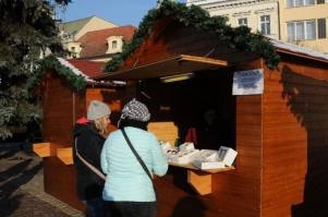 Město Kolín nabízí pronájem dřevěných stánků v rámci Adventu v Kolíně
