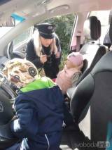 20191023202012_policie_beseda14: Policistky besedovaly s dětmi z Dětské skupiny Paběnáček