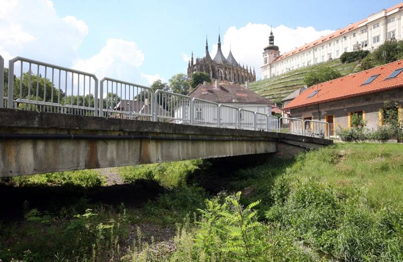Kutná Hora bude žádat o dotaci na úpravu koryta řeky Vrchlice u parku pod Vlašským dvorem