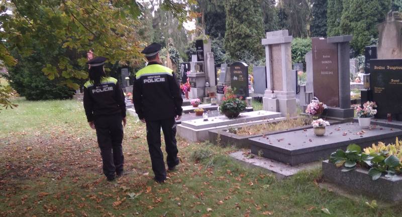 Zvýšené kontroly kolínského hřbitova strážníky MP Kolín 