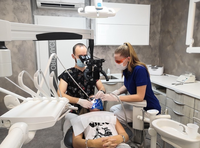 TIP: V Kolíně otevřeli novou moderní zubní kliniku Dental Bros 
