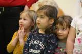20191203121756_5G6H7925: Foto: Za dětmi v kutnohorských školkách v úterý zavítal Mikuláš s čerty i andělem