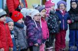 20191204104522_5G6H8357: Foto, video: V kutnohorské MŠ Benešova II slavnostně rozsvítili vánoční stromy