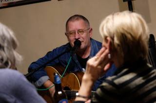V Blues Café se zastavili slovenští bluesoví muzikanti „Dura Club Band“