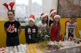 20191219173612_5G6H3112: Foto: Žáci ZŠ Kamenná stezka připravili vánoční jarmark a také besídku