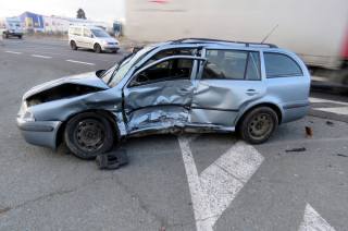 Za dopravní nehodou u Čáslavi stojí zřejmě nedání přednosti v jízdě
