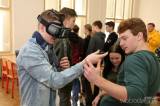 20200213143657_5G6H2125: Foto: Studenti čáslavské průmyslovky si doslova osahali možnosti virtuální reality