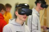 20200213143657_5G6H2138: Foto: Studenti čáslavské průmyslovky si doslova osahali možnosti virtuální reality