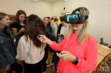 20200213143658_5G6H2180: Foto: Studenti čáslavské průmyslovky si doslova osahali možnosti virtuální reality